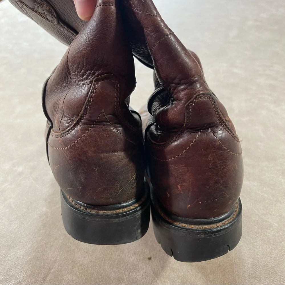 Ariat 10002429‎  Boot Man’s Size 9.5D Brown Sierra Pull On Leather Round Toe
